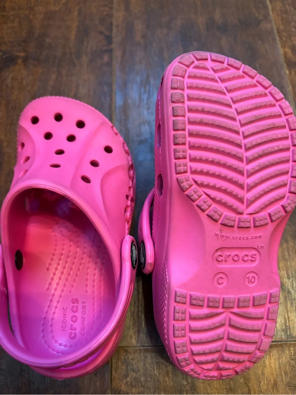 CROCS Kids Classic Clog in Hot Pink